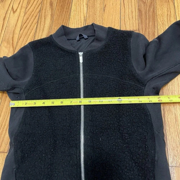 Lululemon Stand Out Sherpa Jacket‎ in Black Size 4 - Picture 10 of 10